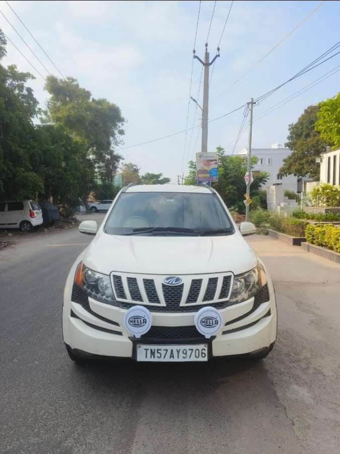 Mahindra XUV500 W8